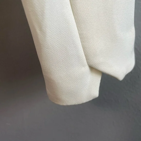 DO+BE cropped open blazer in off white/cream color. Size Small - Picture 7 of 7